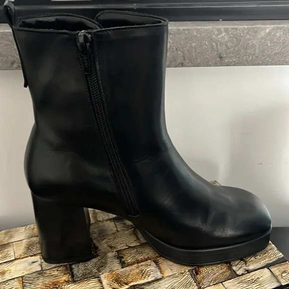 NEW GABOR Black Leather Platform Boots Block Heel Side Zipper Ankle - Size 5.5 - Picture 12 of 16